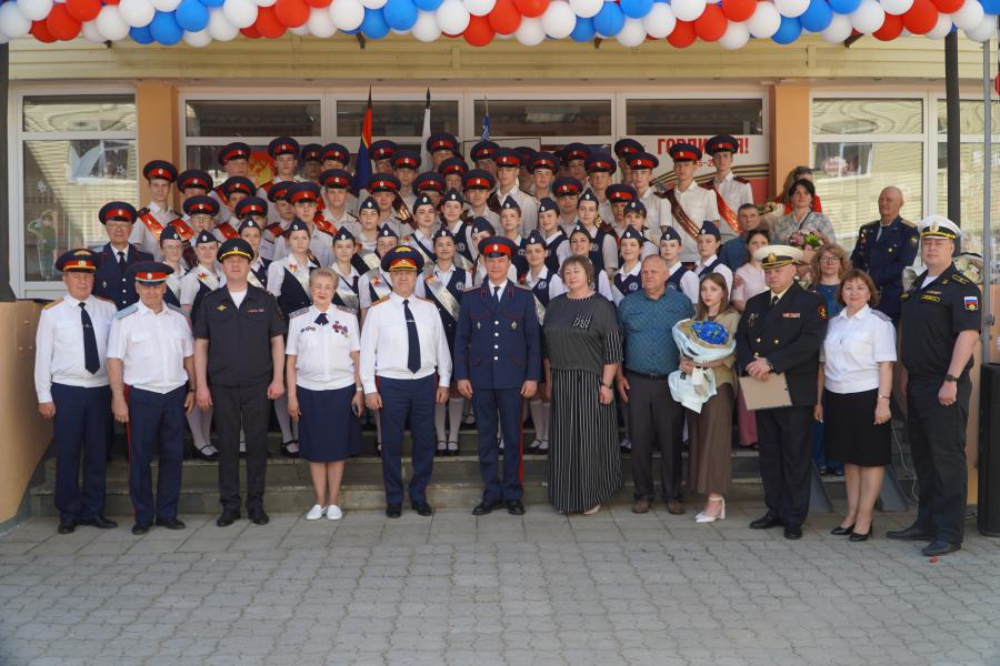 В Белокалитвинском кадетском корпусе имени Матвея Платова  прозвенел последний звонок