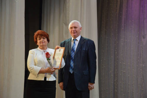 В Белокалитвинском районе состоялось торжественное собрание, посвященное Дню работников бытового обслуживания, ЖКХ и Всемирному дню защиты прав потребителей