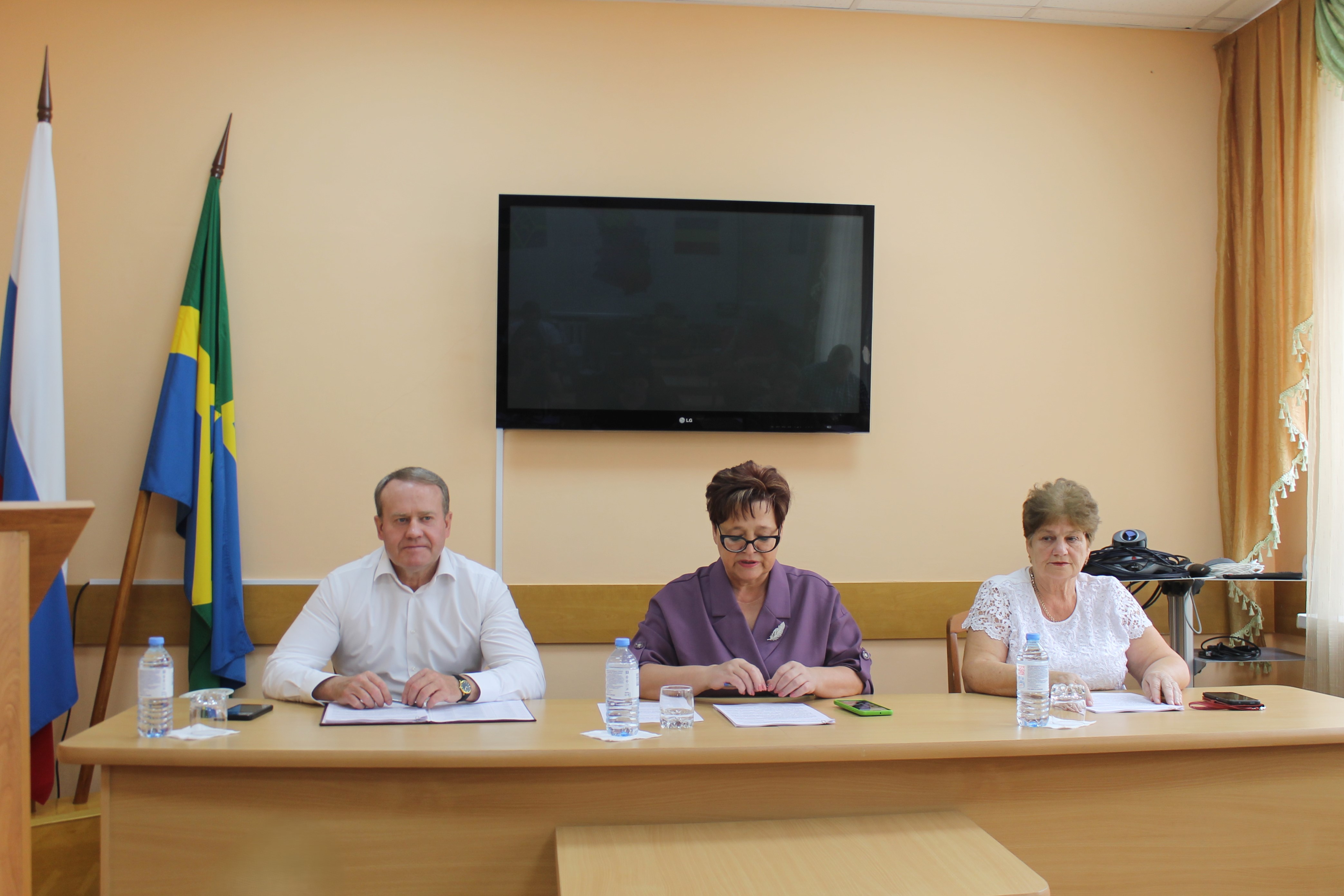 В Собрании депутатов состоялись заседания постоянных комиссий