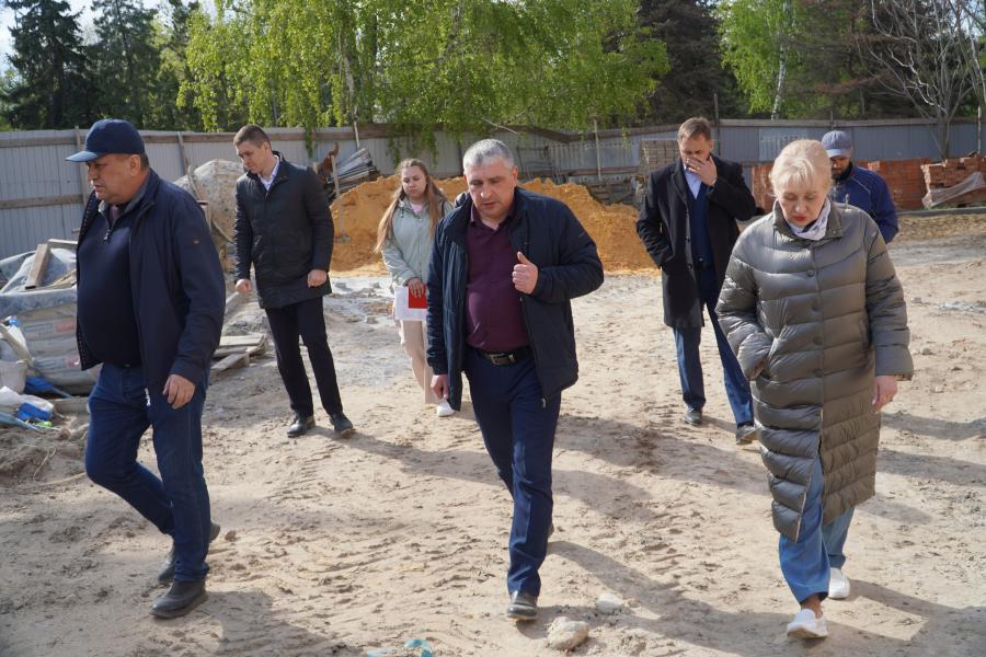 Глава Администрации района проинспектировала ход строительства молодёжного центра