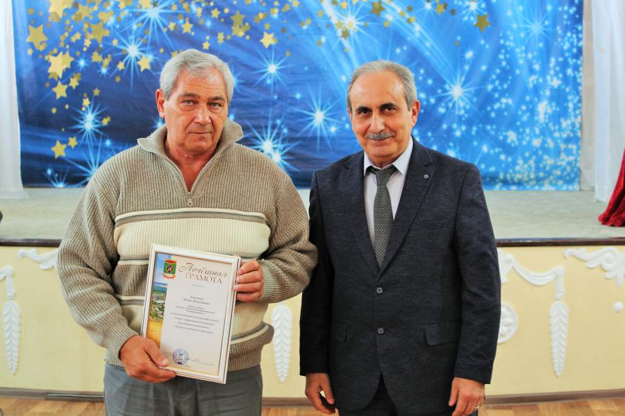 Работники автомобильного и пассажирского транспорта принимают поздравления с профессиональным праздником