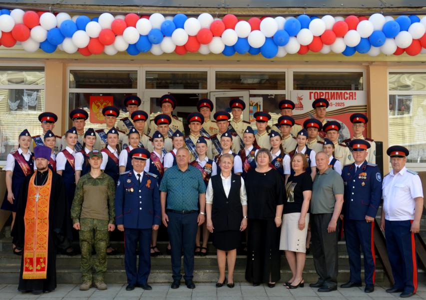 Для школьников Белокалитвинского района прозвенели Последние звонки