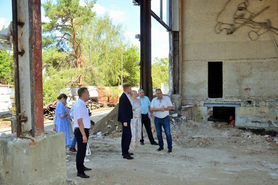 В Белокалитвинском районе продолжается реконструкция здания многофункционального молодежного центра