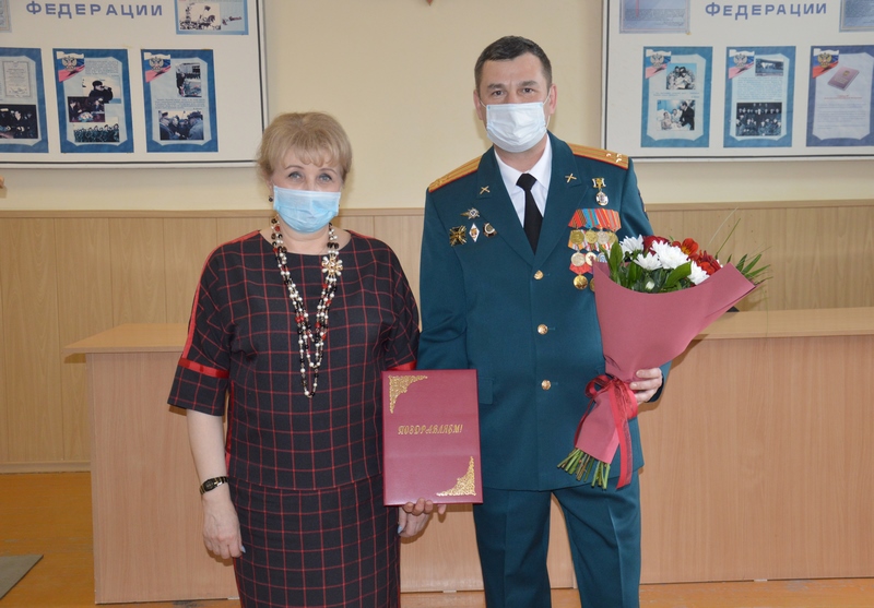 Глава Администрации Белокалитвинского района Ольга Мельникова поздравила работников военкомата с профессиональным праздником