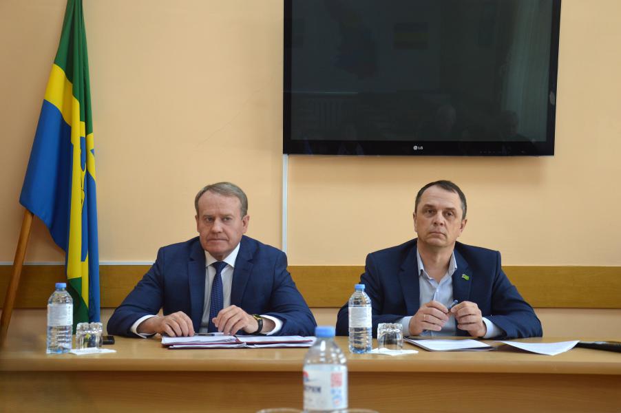 Состоялись заседания постоянных комиссий: по жилищно-коммунальному хозяйству и по социальным вопросам