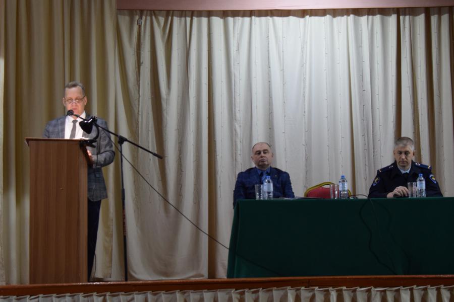 Информационная группа под руководством заместителя главы  Администрации района Владимира Голубова встретилась с жителями Горняцкого сельского поселения