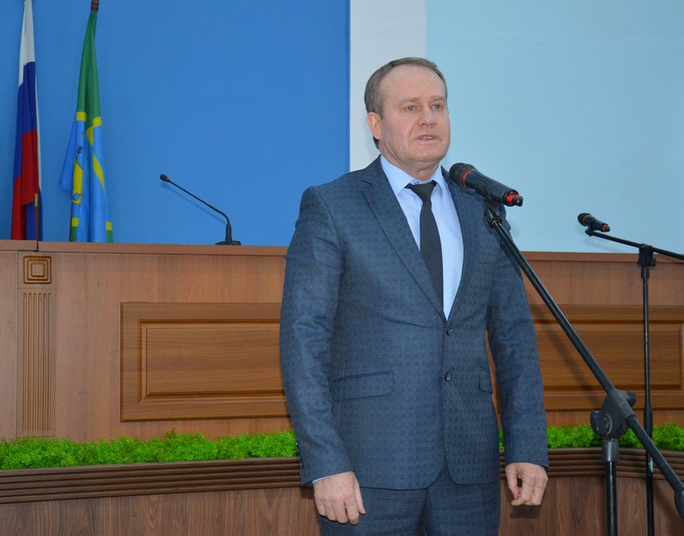 В преддверии Дня работников бытового обслуживания населения и жилищно-коммунального хозяйства в Администрации Белокалитвинского района состоялось торжественное мероприятие