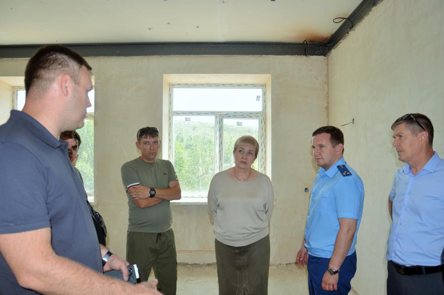 Глава Администрации района Ольга Мельникова проверила ход строительных работ на образовательных объектах