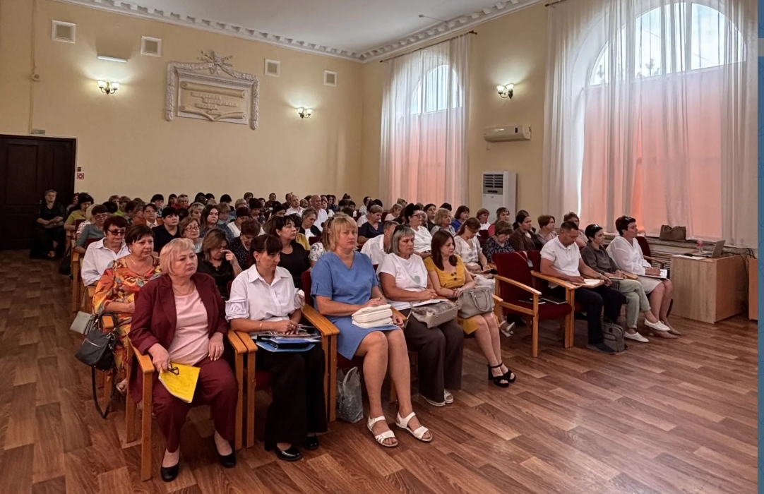 Во Дворце культуры им. Чкалова обсудили комплексную безопасность школьников в новом учебном году