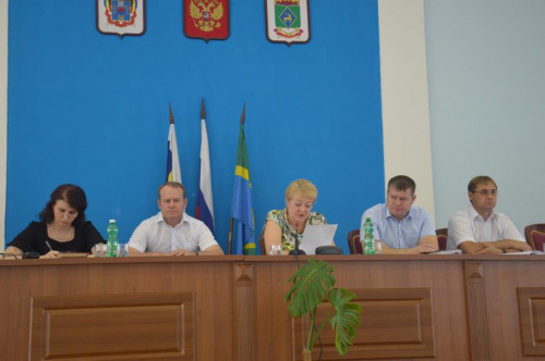 Глава Администрации района Ольга Мельникова обязала ответственных исполнителей завершить подготовку образовательных учреждений к новому учебному году в установленные сроки