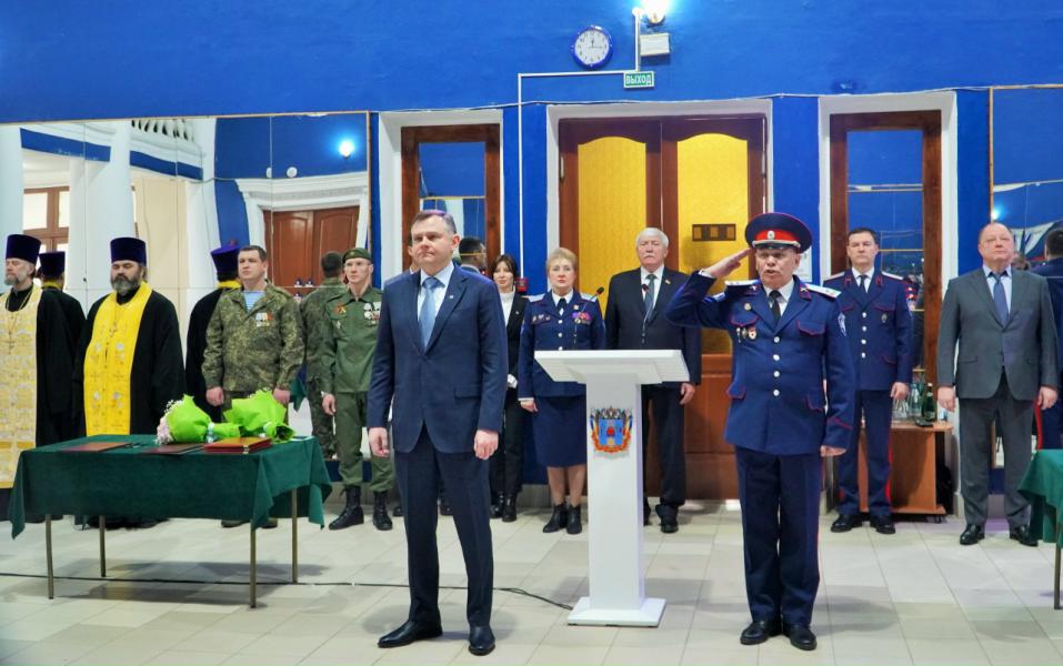 Губернатор Ростовской области Юрий Слюсарь поздравил белокалитвинских кадет с принятием Кодекса Чести