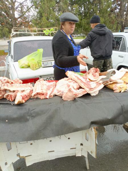  На Театральной площади 25 октября 2025 прошла праздничная ярмарка сельскохозяйственной продукции
