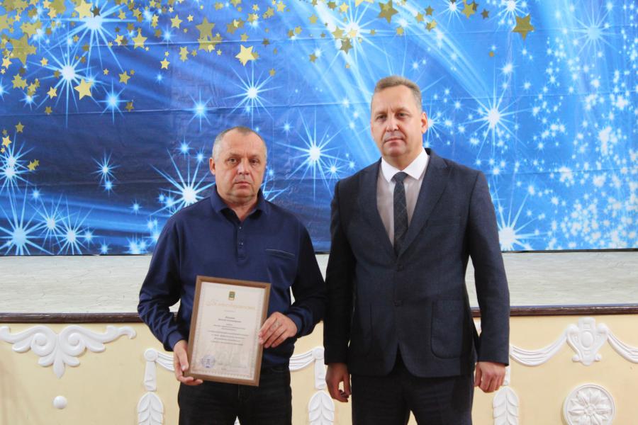 Представители автомобильной отрасли принимают поздравления с профессиональным праздником 