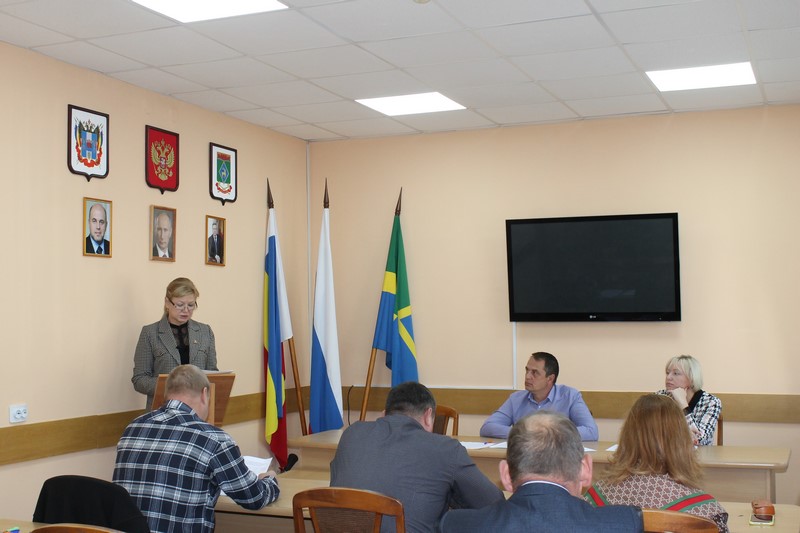 Сегодня прошли заседания постоянной комиссии Собрания депутатов по социальным вопросам и по жилищно-коммунальному хозяйству