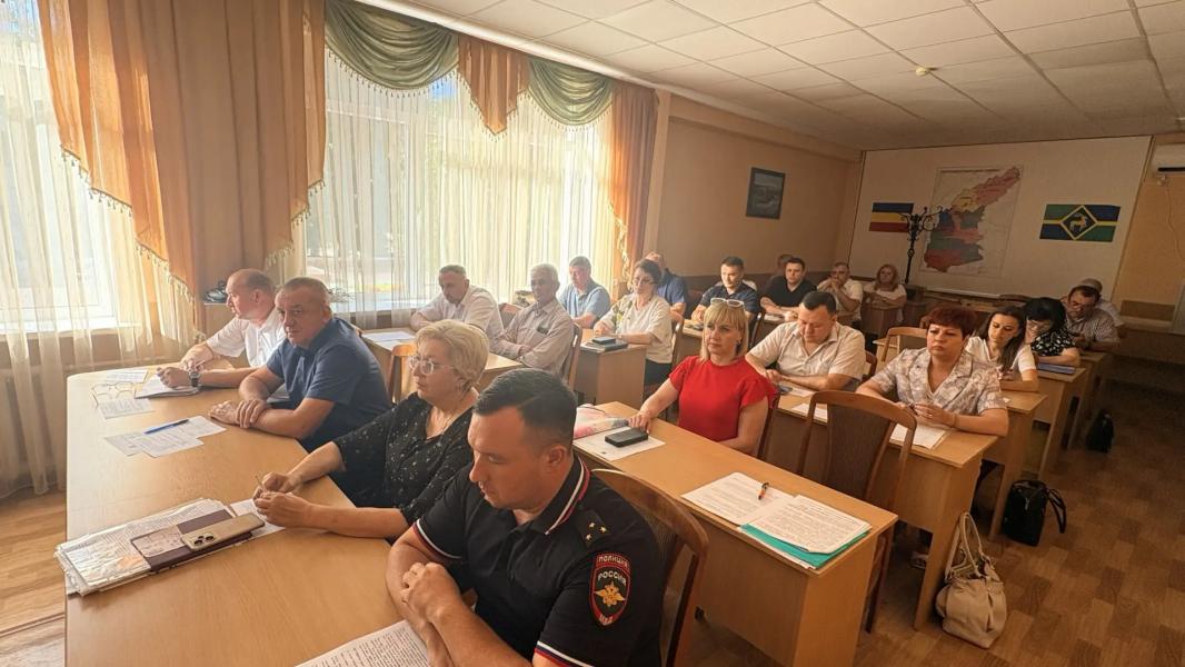 В Администрации района прошло очередное заседание антинаркотической комиссии.