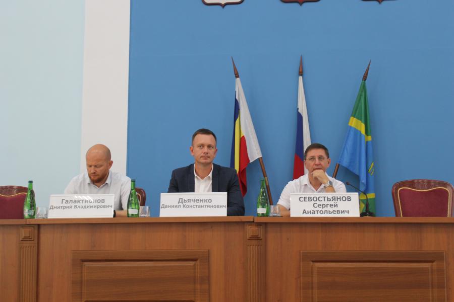 В Администрации Белокалитвинского района по инициативе министерства региональной политики и массовых коммуникаций Ростовской области 21.08.2025 состоялся семинар по обучению представителей ТОС