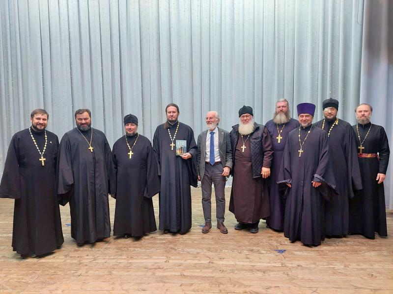 Профессор Александр Дворкин познакомил белокалитвинцев с неоязычеством 