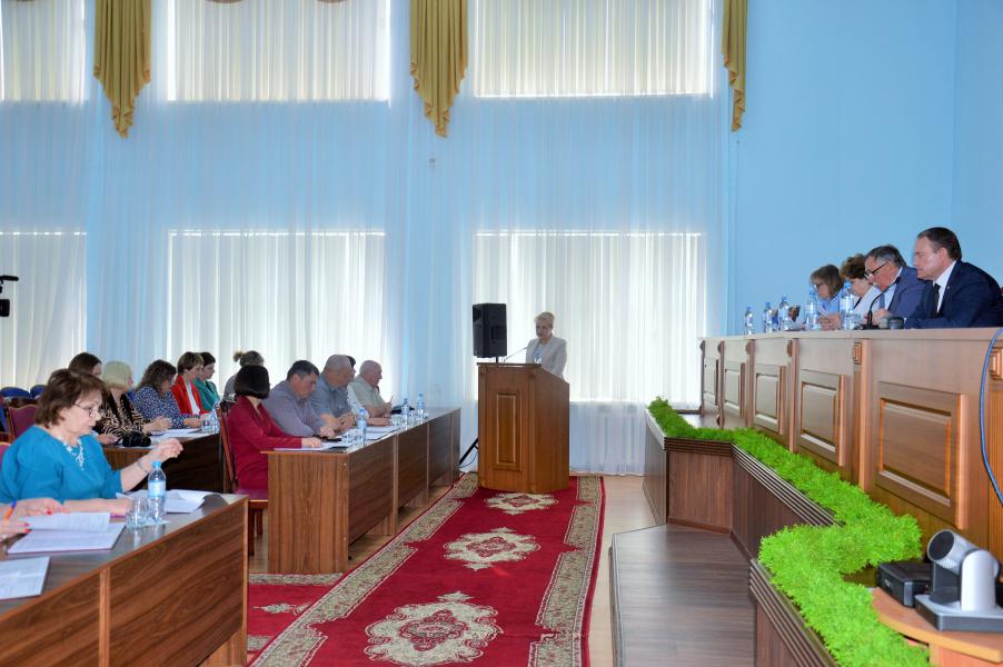 На заседании Собрания депутатов Белокалитвинского района Ольга Мельникова доложила о результатах деятельности за 2023 год 