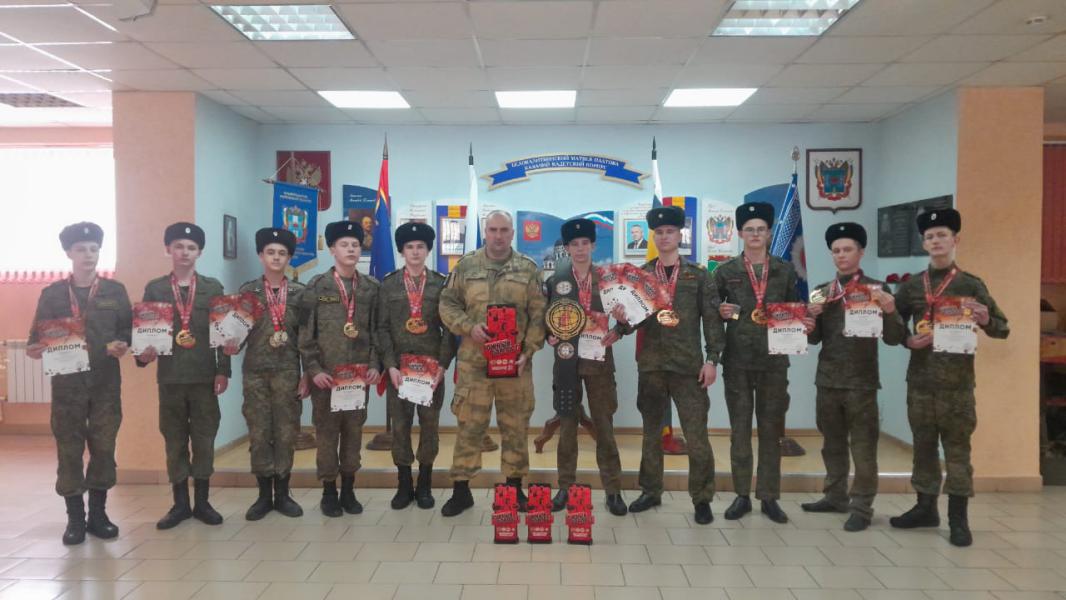 Команда спортивного клуба « Добрыня» приняла участие во всероссийском турнире по пауэрлифтингу