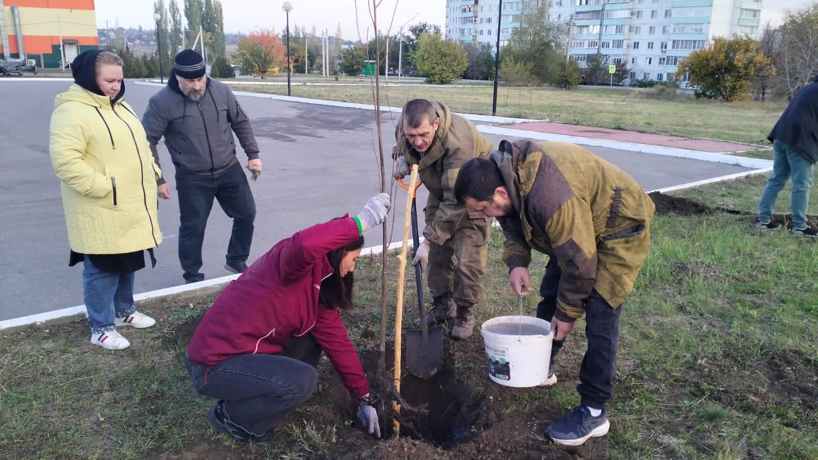 18 октября состоялся День древонасаждений и большой осенний субботник, который завершил месячник чистоты!
