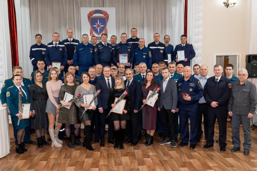 В Белокалитвинском районе чествовали тех, кто ради спасения чужих жизней, готов рисковать своей