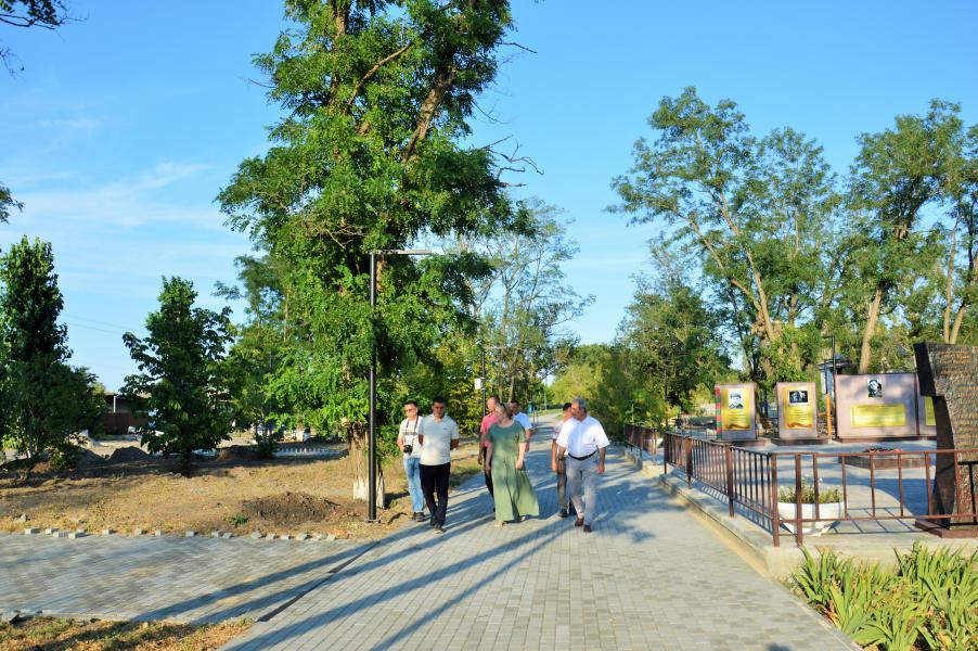 Ольга Мельникова проинспектировала ход работ на строительных площадках района 