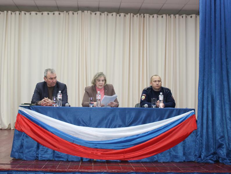 Информационная группа Администрации Белокалитвинского района провела встречу с жителями Грушево-Дубовского сельского поселения