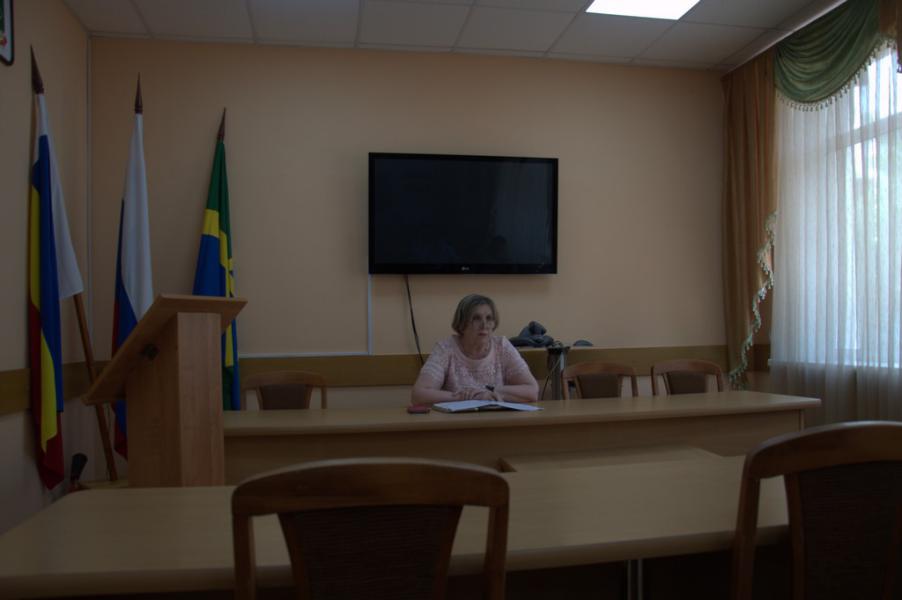 В Администрации Белокалитвинского района состоялось очередное заседание комиссии по координации работы по противодействию коррупции, в котором приняли участие руководители правоохранительных и контролирующих органов, представители общественности и средств
