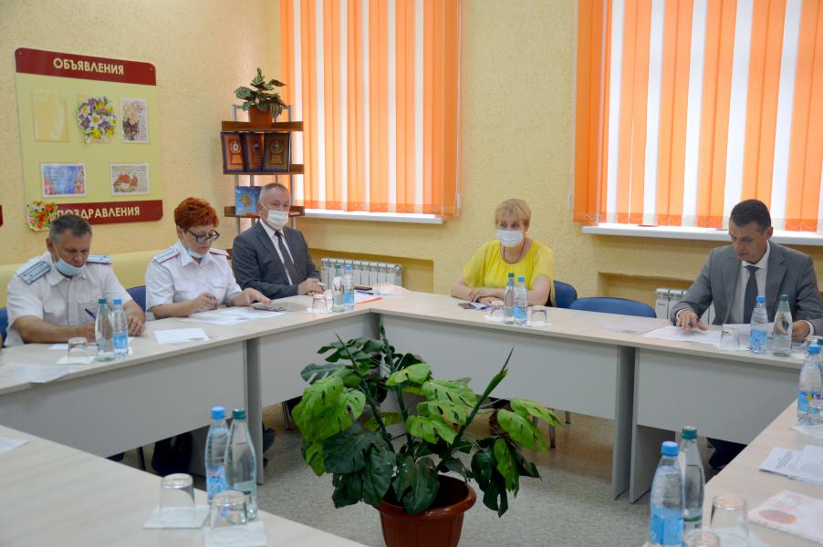 Глава Администрации района и заместитель Губернатора Ростовской области обсудили вопросы подготовительных и строительных работ на территории Мариинской гимназии