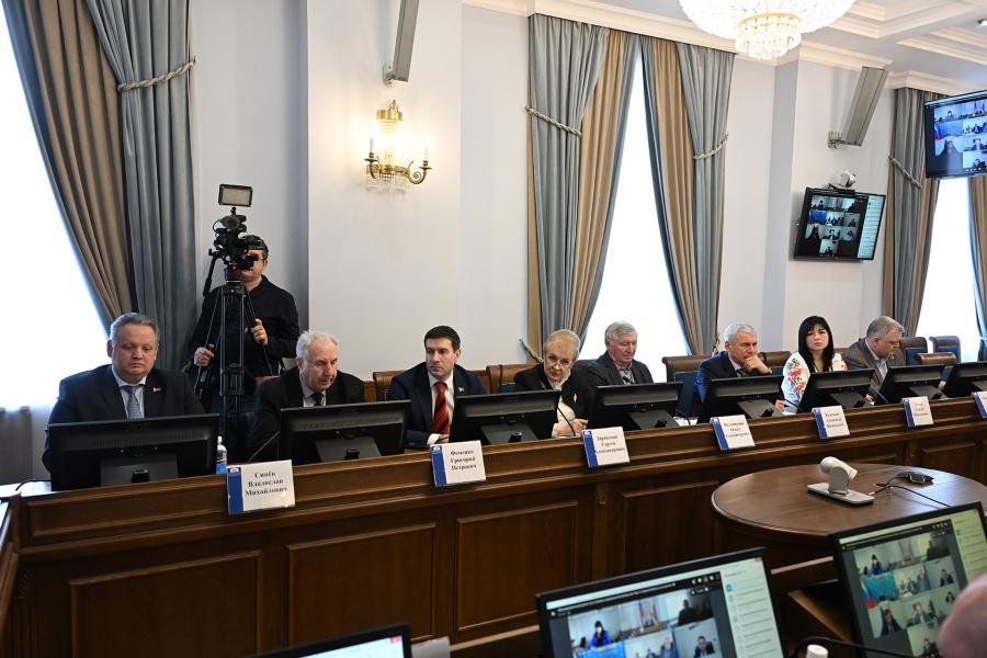 В донском парламенте обсудили вопросы устойчивого управления бассейнами рек Миус и Северский Донец и их развития