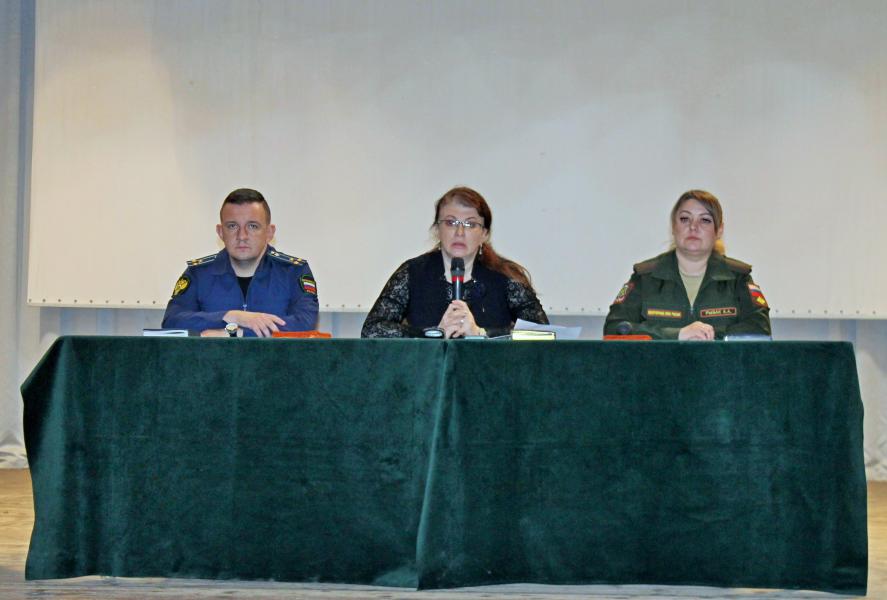 В ДК имени Чкалова прошла встреча с участниками специальной военной операции и их семьями